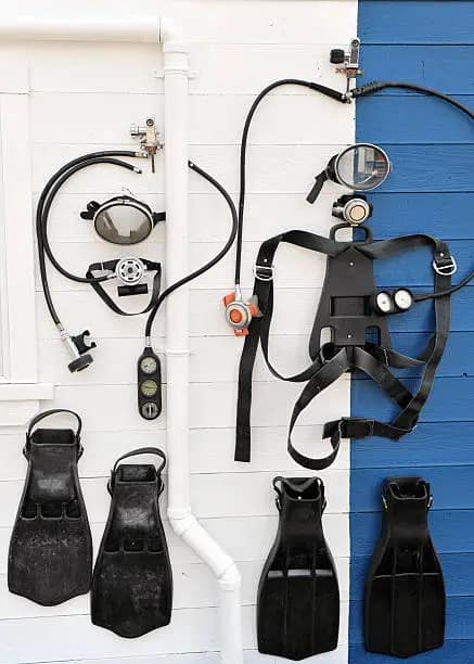 🧰 Les indispensables du plongeur : que mettre dans sa valise avant de partir ?